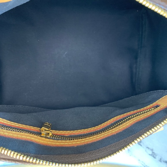 ❌SOLD❌ Louis Vuitton Giant Reverse Monogram Speedy Bandouliere 30 crossbody bag - Picture 10 of 11